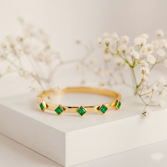 RemindraLux 18K Gold-Plated Emerald-Color Five-Station Square Gem Bangle