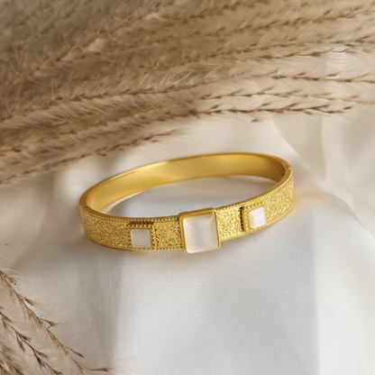 RemindraLux 18K Gold-Plated Triple-Stone Geometric Bangle