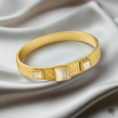 RemindraLux 18K Gold-Plated Triple-Stone Geometric Bangle