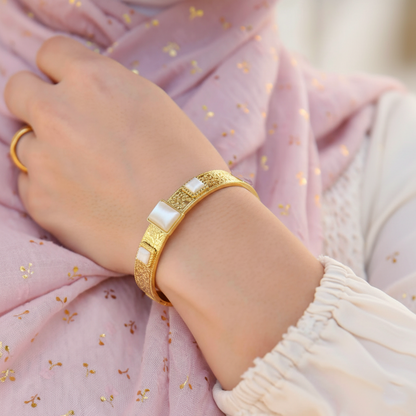 RemindraLux 18K Gold-Plated Triple-Stone Geometric Bangle