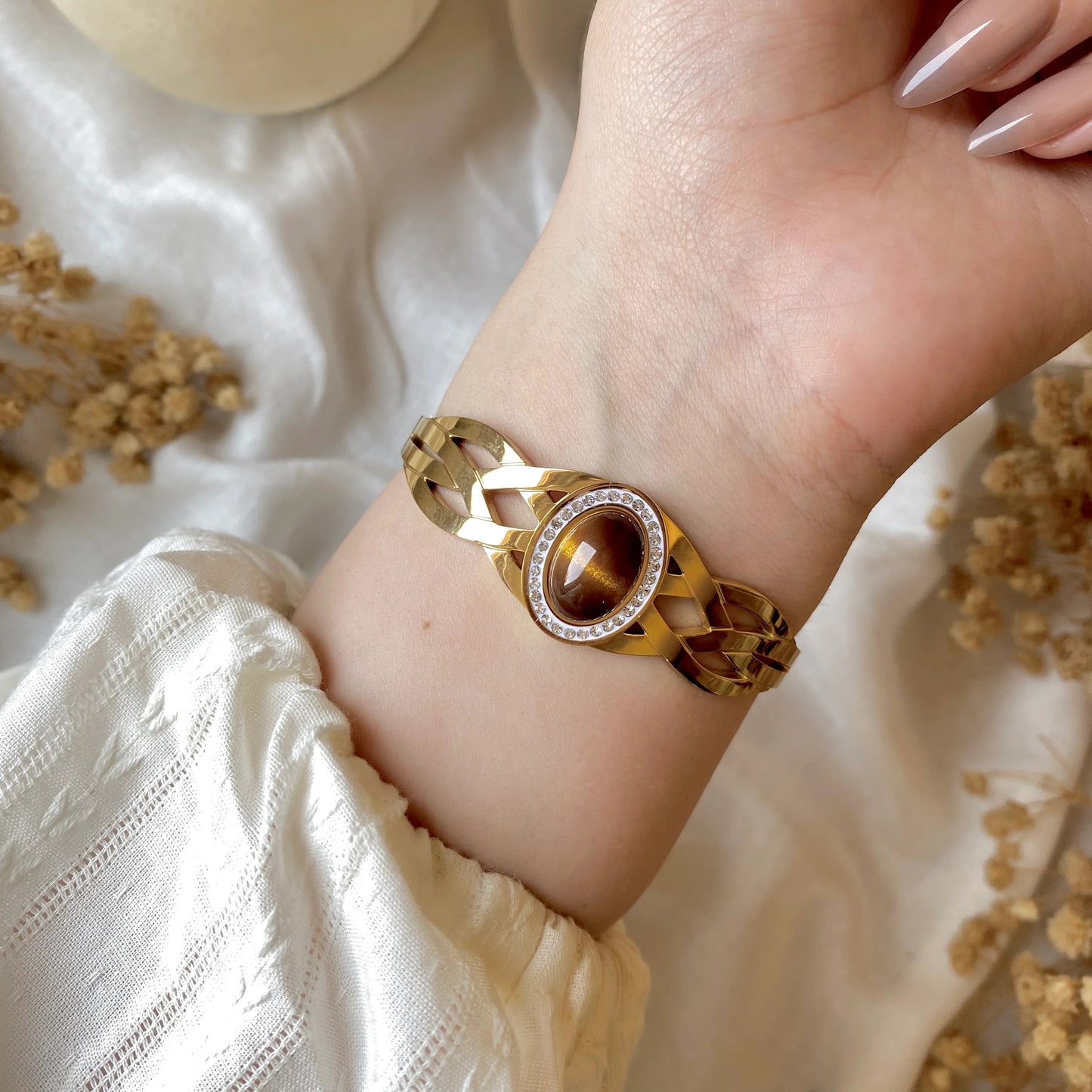 RemindraLux 18K Gold-Plated “Promise of Amber Eyes” Tiger’s Eye Bangle