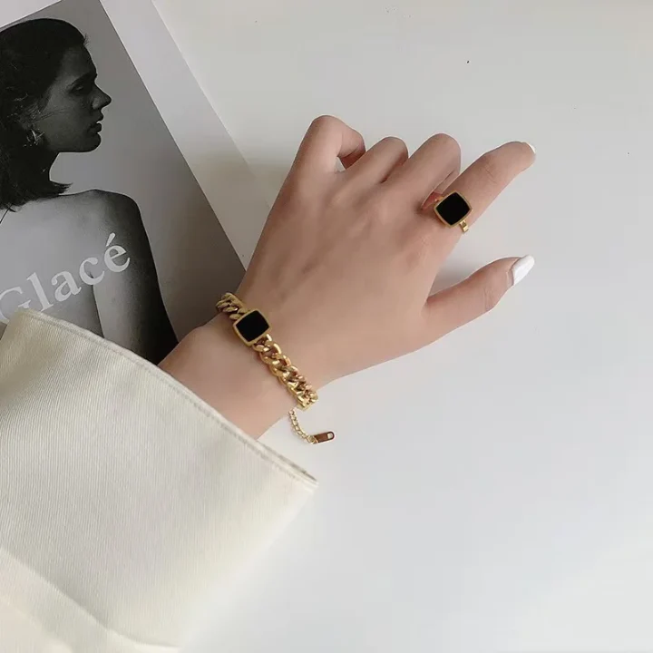 RemindraLux 18K Gold-Plated Chain Bracelet with Black Onyx Centerpiece