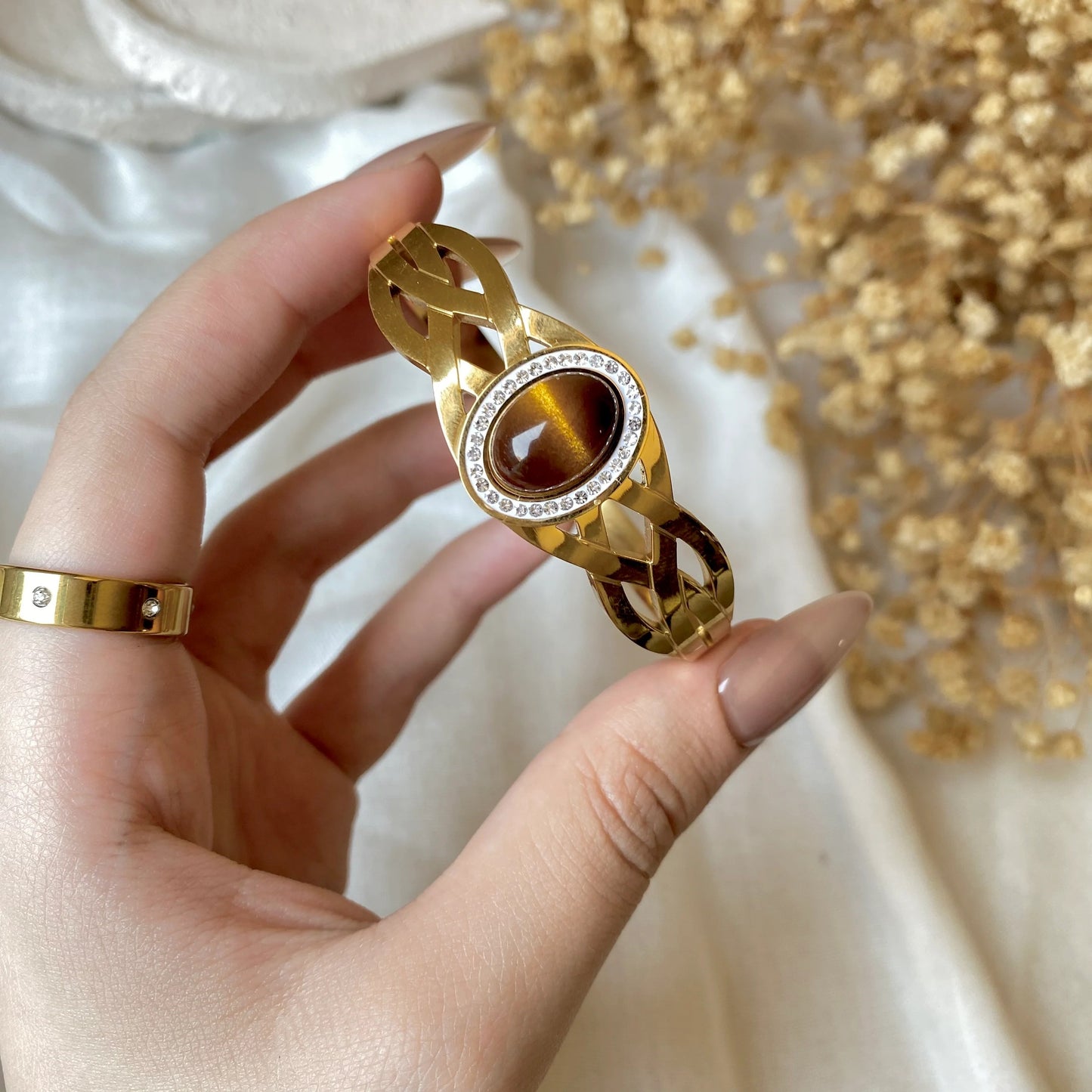 RemindraLux 18K Gold-Plated “Promise of Amber Eyes” Tiger’s Eye Bangle